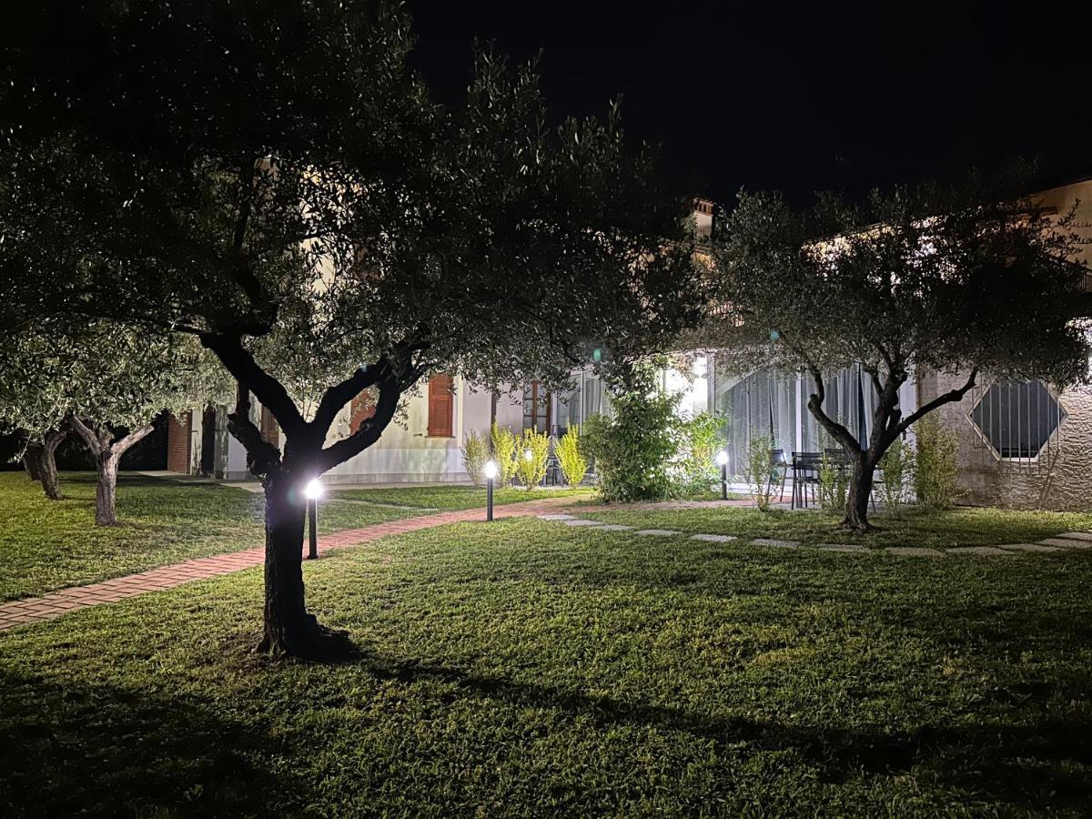 Abitatt Aparthotel Fosdinovo Bagian luar foto